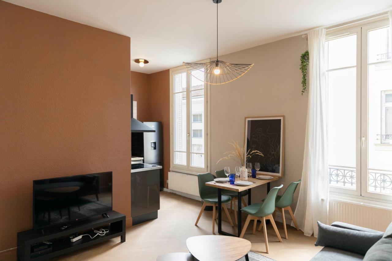 Exceptionnel Appart Haussmannien Au Coeur De Ville Troyes Exterior foto